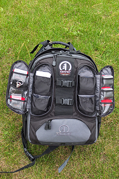 Tamrac Expedition 6x - plenty of pockets for batteries, memory cards etc.