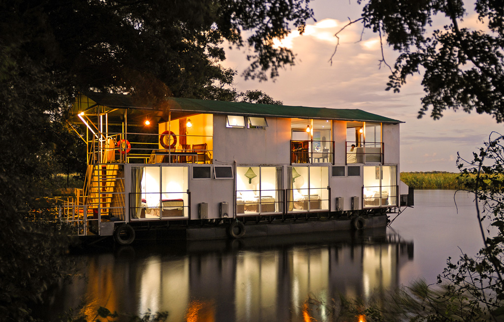 //kabbo houseboat, Okavango Delta