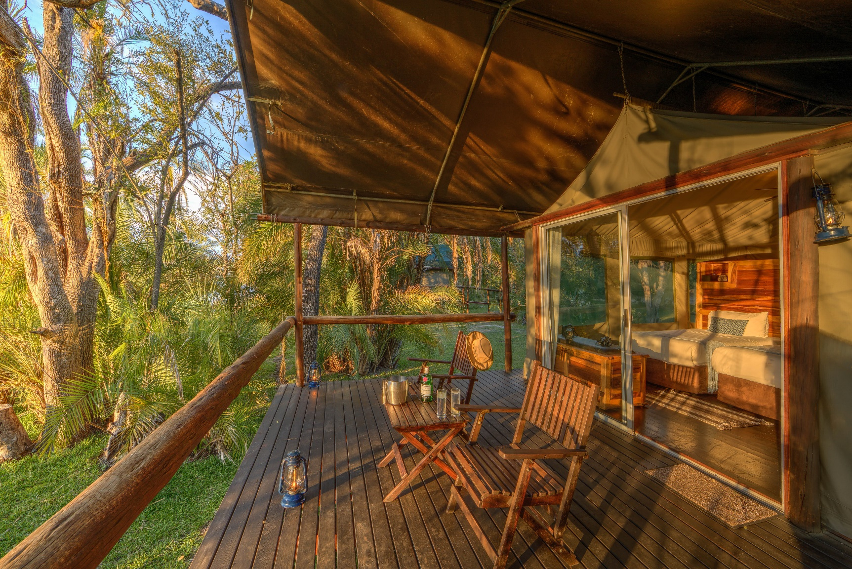 Xaro Lodge guest room